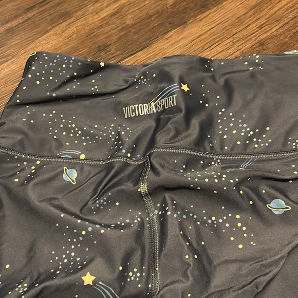 Victoria Sport Space Leggings Size Small - Picture 3 of 4